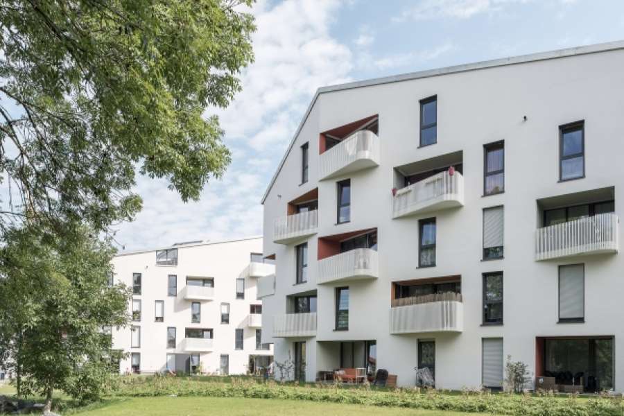 Dieses Haus mit Mietwohnungen und Eigentum steht im Sligopark Kempten, einem familienfreundlichen, zukunftsorientierten Wohngebiet. FOTO: Mein Ziegelhaus GmbH & Co. KG
