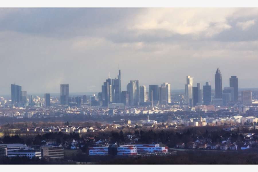 Frankfurt hat sie bereits, auch Städte im Main-Taunus-Kreis und anderswo in Hessen sollen die Mietpreisbremse bekommen. FOTO: AdobeStock/ Photodesign-Deluxe 