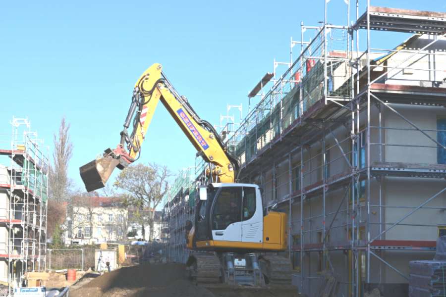 Der Neubau von Mietwohnungen auf dem Gut Alt Biesdorf ist weit vorangeschritten. FOTO: STADT UND LAND