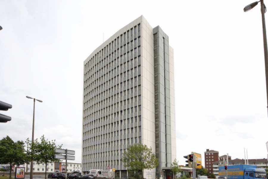 Dieses ehemalige Hochhaus der Bundeswehr soll umgebaut werden und bezahlbare Wohnungen entstehen. BILD: GEWOBA Bremen