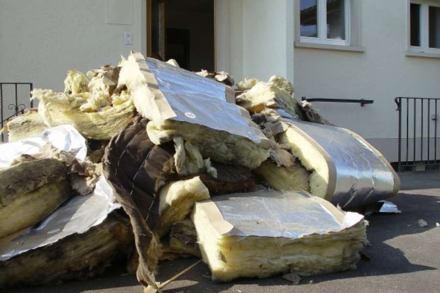 Das richtige Dämm-Material bei deiner Sanierung auszusuchen, spart Kosten. FOTO: PIXELIO/K.MICHEL