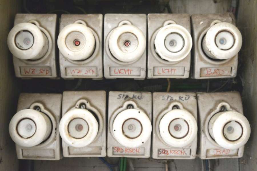 Smarte Elektroinstallation sieht irgendwie anders aus. FOTO: PIXELIO/P.SMOLA