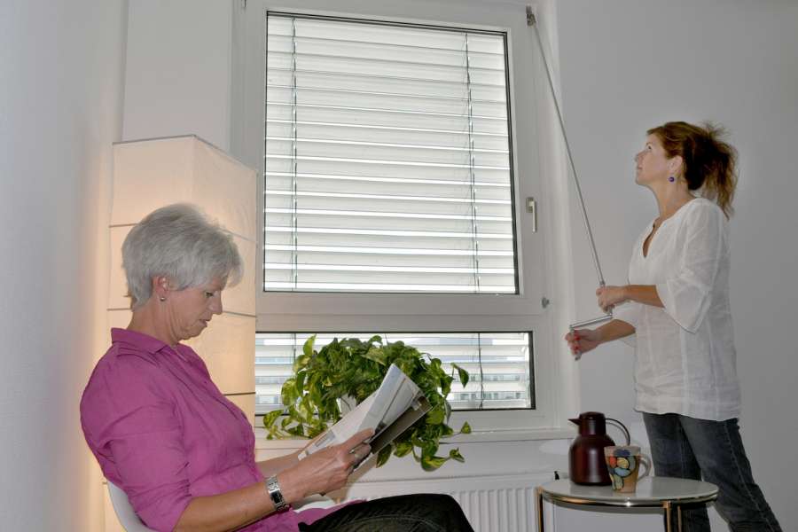 Dämmwirkung rund ums Fenster verbessern, Foto. Roma KG