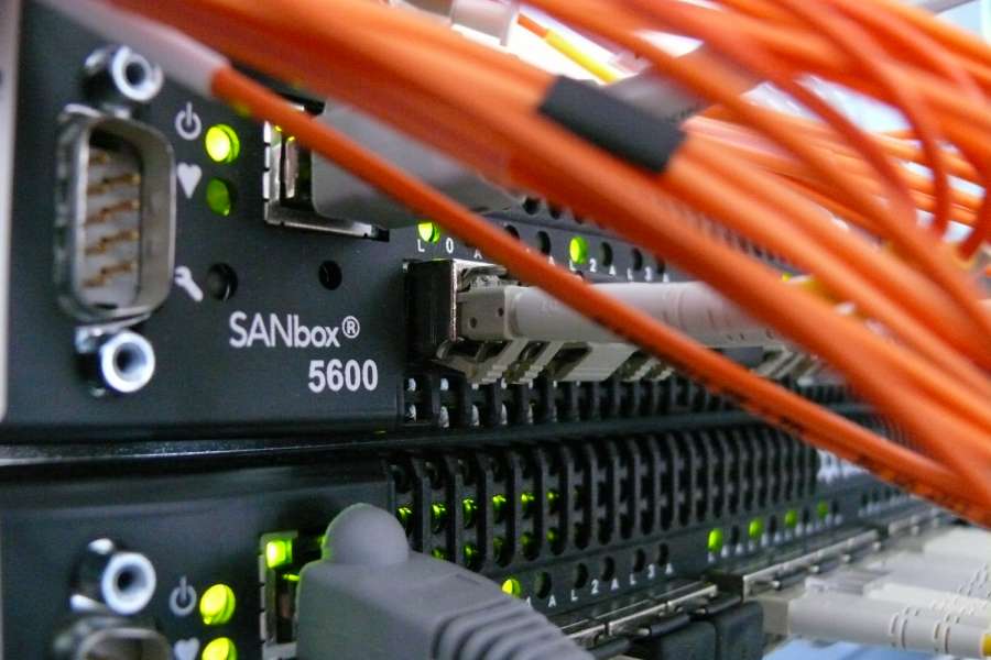 M-net bietet Service bei Wechsel auf zukunftssicheres Glasfasernetz an. Foto: escapechen/pixelio.de