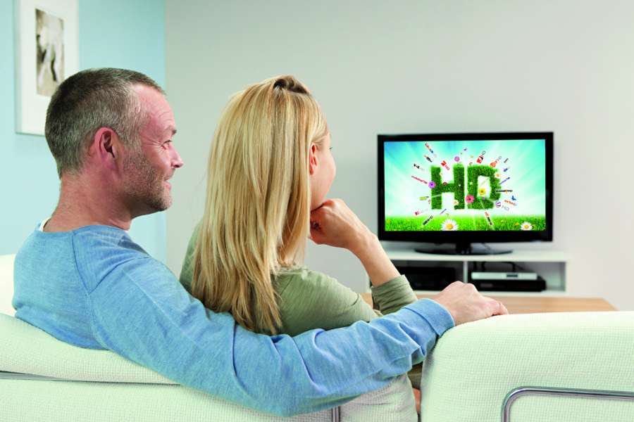 Fernsehen, Internet und Telefon aus einer Hand: Beste Unterhaltung über den Kabelanschluss von Tele Columbus. FOTO: TELE COLUMBUS