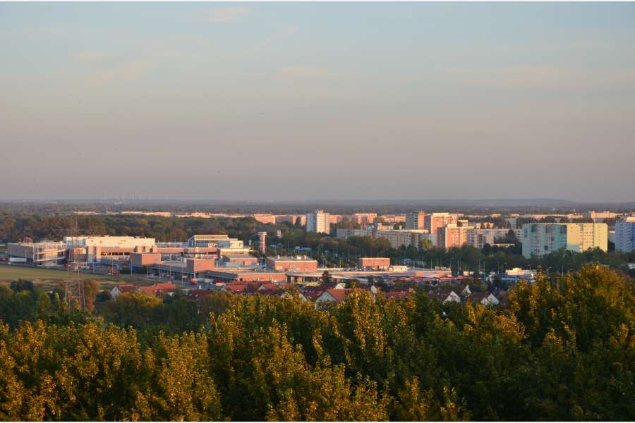 Ein Teil des Wohnungsbestands der Deutschen Wohnen liegt in Berlins Randbezirk Hellersdorf-Marzahn. Foto: Horst Schröder/pixelio.de.