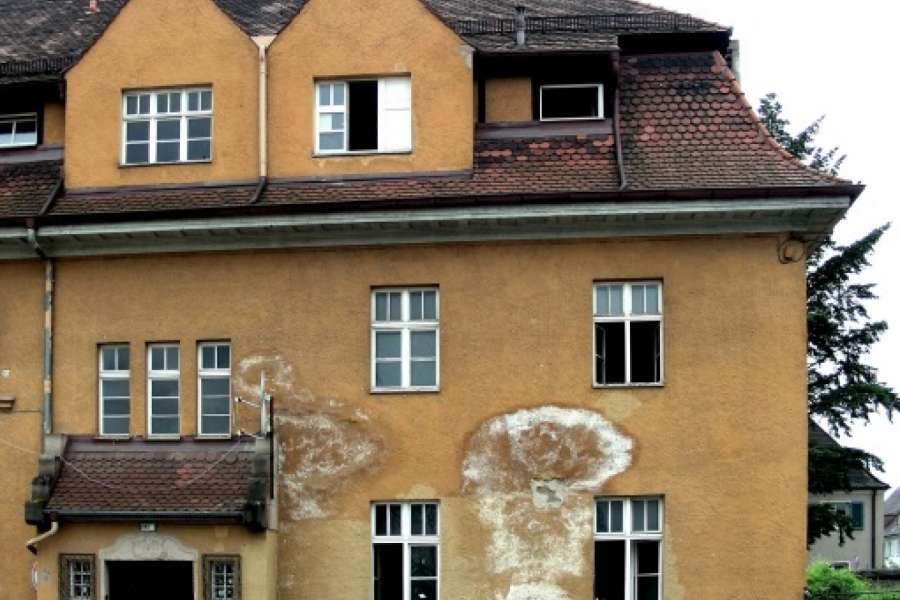 Energetische Sanierungen scheitern oftmals an Hilfestellungen vom Staat und am Geld. FOTO PIXELIO/HARTMUT910
