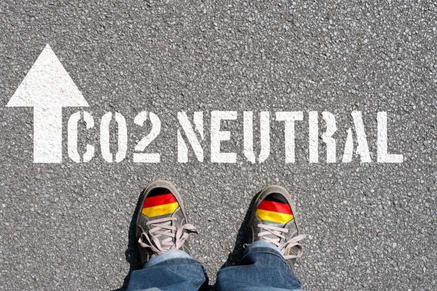 Der Weg zur Klimaneutralität wird ein langer und teurer sein. Foto: Adobestock/Studio v-zwölf
