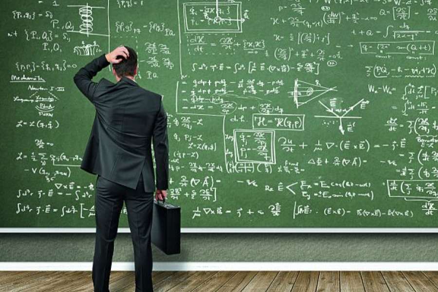 WEG-Verwalter müssen die Schulbank drücken. Foto: Fotolia/Coloures-pic