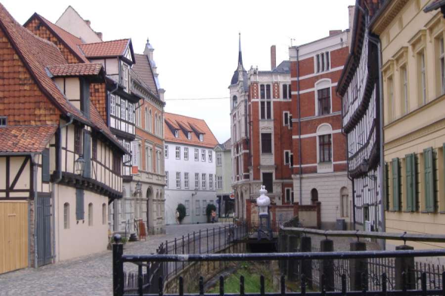 In vielen Städten, hier Quedlinburg, in Sachsen-Anhalt herrscht kein Wohnraummangel. FOTO: PIXELIO/E.WESTENDARP