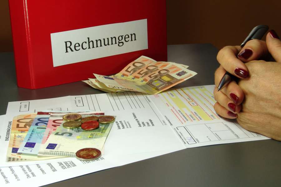 Berlin trotz sinkender Mietschulden im Vergleich der Stadtstaaten weiter Spitzenreiter. Foto: GG Berlin/Pixelio.de
