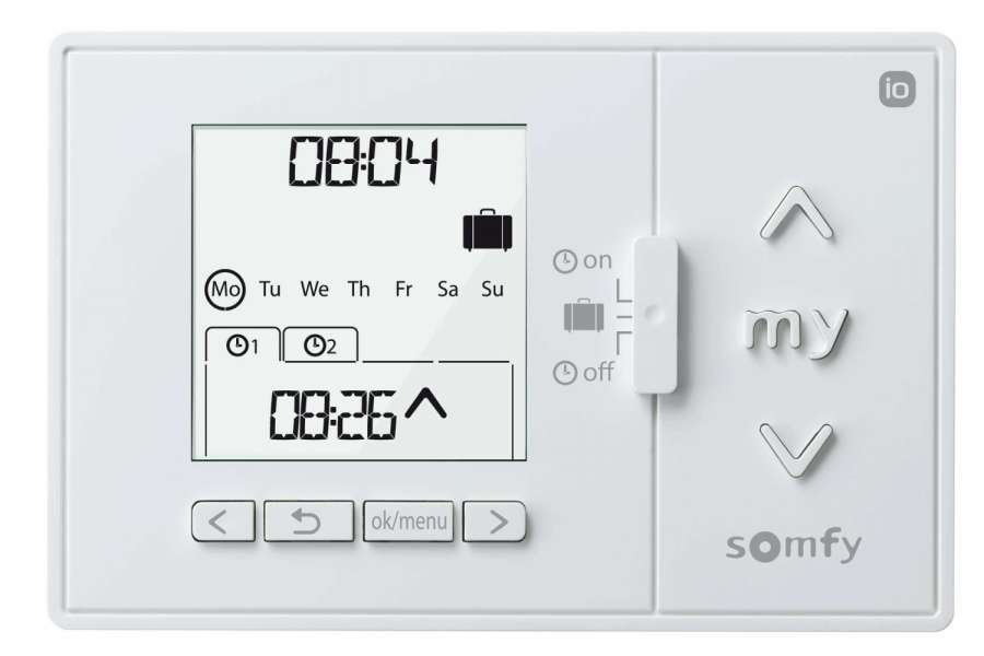Mit der Zeitschaltuhr Chronis io lässt sich problemlos vom manuellen auf automatischen Betrieb wechseln. Foto: Somfy