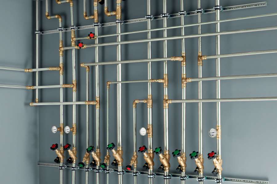 Im Bestand kann es notwendig sein, für den hydraulischen Abgleich höhere Trinkwarmwasser-Temperaturen als 60 °C einzustellen. Diese Möglichkeit besteht beispielsweise durch Einsatz eines Easytop-Zirkulationsregulierventils mit einem Einstellbereich bis 65 °C, Foto: Viega