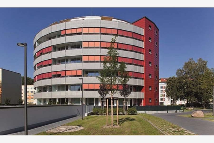 Ein außergewöhnlicher Grundriss und städtisches Flair in grünem Umfeld zeichnen den Degnerbogen aus. FOTO: Wohnungsbaugenossenschaft „Neues Berlin“ e.G.