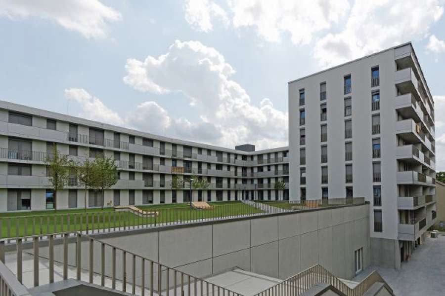 Eines der ausgezeichneten Projekte der Gewofag München: Der Innenhof des Pilotprojekts Azubiwohnen am Innsbrucker Ring. FOTO: R. WEEGEN