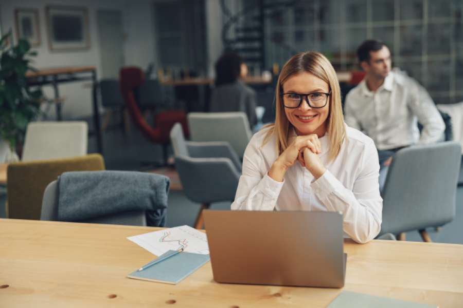 Co-Working Plätze soll es nicht nur in Städten geben. BILD: Adobestock/ Daria