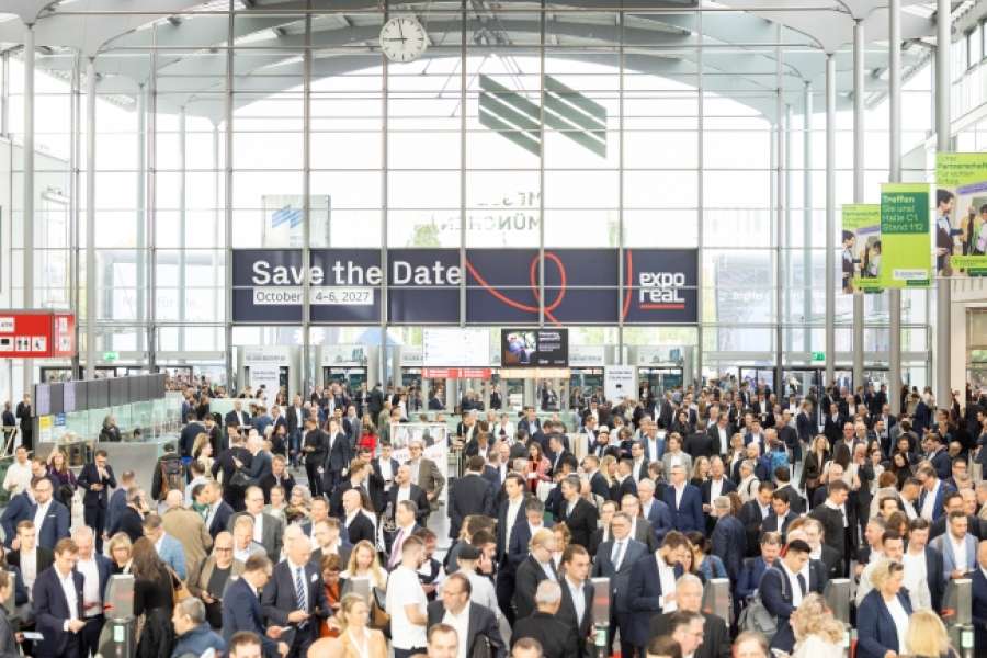 Gut 42.000 Teilnehmerinnen und Teilnehmer trafen auf der EXPO REAL 2026 knapp 1.800 Aussteller. Foto: Messe München GmbH