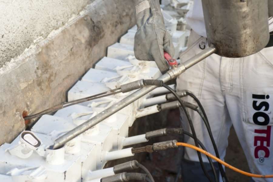 Mit Feuchteschäden haben leider viele Hauseigentümer und Verwalter zu tun. FOTO: ISOTEC GmbH