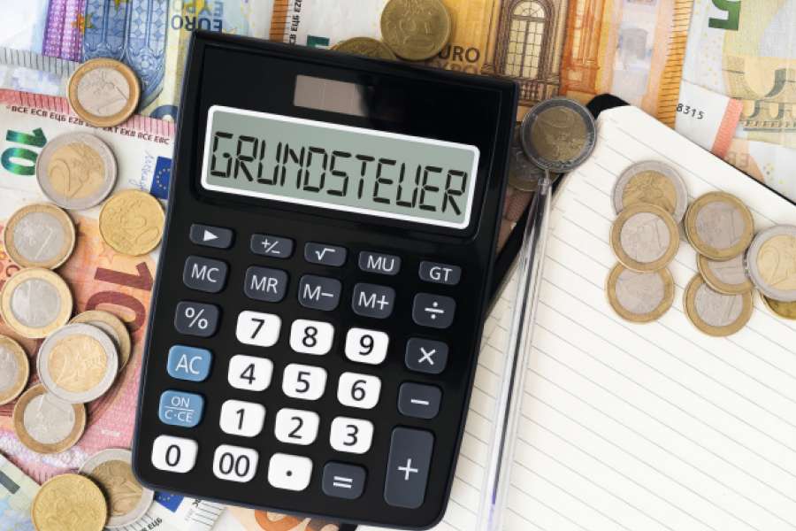 Für viele Immobilieneigentümer ist die Feststellungserklärung zu kompliziert, zeitweise fiel das Elster-Portal aus. Jetzt wurde die Grundsteuer-Abgabefris bis Ende Januar 2023 verlängert. BILD: Adobestock/ Christian Horz