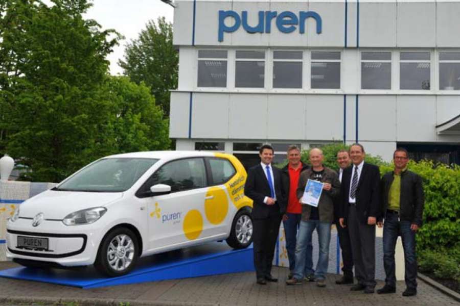 Die Übergabe des flotten Flitzers erfolgte bei der puren gmbh in Überlingen. Foto: puren