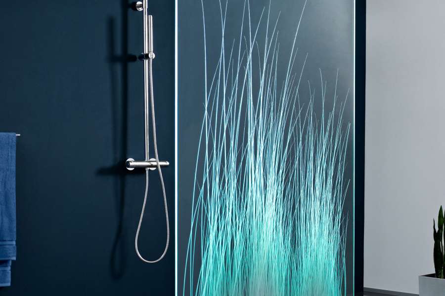 Dusche mit Grasmotiv; Foto: Glamü
