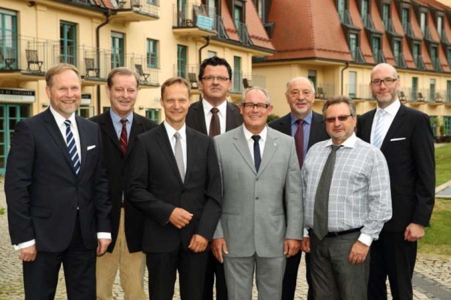 Im Bild von links: Dietmar Schickel, Geschäftsführer der Tele Columbus Gruppe; Frank Brokmann, Frank Kerber, Klaus-Dieter Boshold, Dr. Klaus Nahlenz, Hellfried Unglaub, Dr. Axel Viehweger, Hannes Lindhuber, Direktor Unternehmenskommunikation Tele Columbus Gruppe. Foto: Tele Columbus