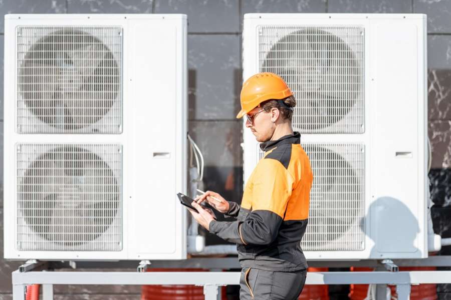 Im Neubau nimmt die Bedeutung von Wärmepumpen stetig zu. Foto: Adobestock/rh2010
