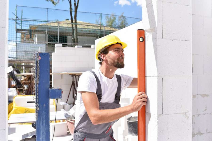 Das Bauhandwerk arbeitet schon jetzt an der Kapazitätsgrenze. Adobestock/Industrieblick